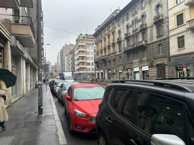 Locale Commerciale in vendita a Municipio 2, Milano