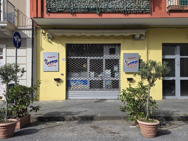 Locale Commerciale in vendita a Milazzo, Sicilia