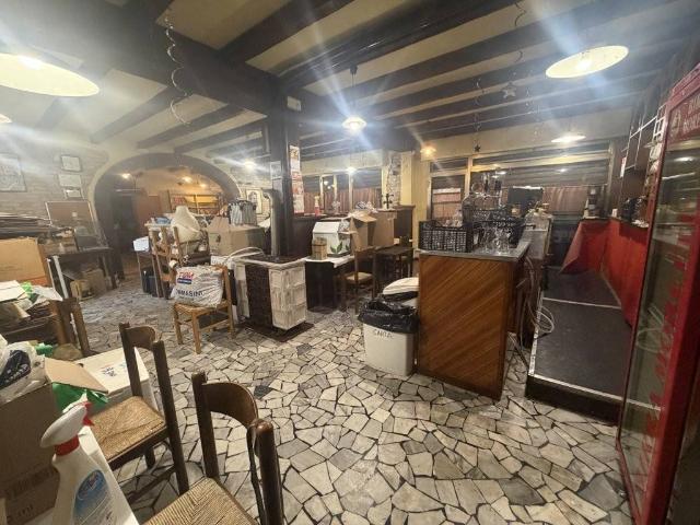 Locale Commerciale in vendita a Mira, Veneto
