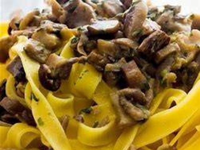 Locale Commerciale in vendita a Centro Storico, Modena