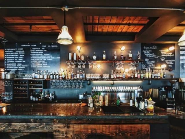 Locale Commerciale in vendita a Centro Storico, Modena