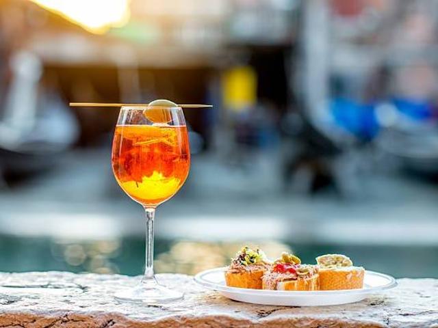 Locale Commerciale in vendita a Centro Storico, Modena