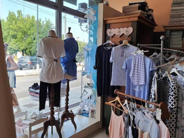 Locale Commerciale in vendita a Buon Pastore-Sant'Agnese-San Damaso, Modena