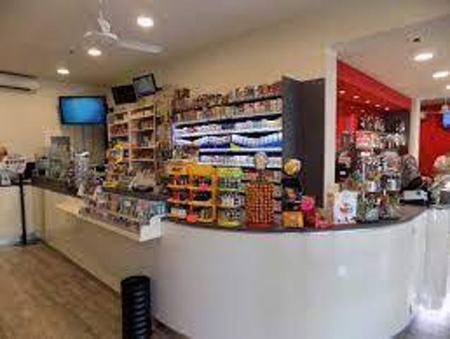 Locale Commerciale in vendita a San Faustino, Modena