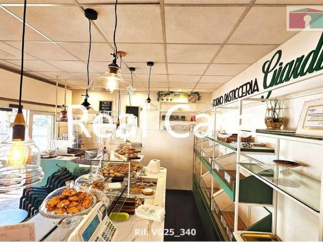 Locale Commerciale in vendita a Centro Storico, Modena