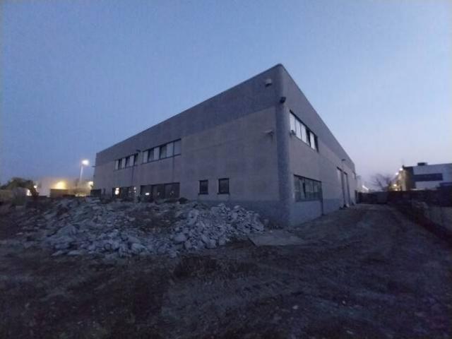 Locale Commerciale in vendita a Crocetta-San Lazzaro-Modena Est, Modena