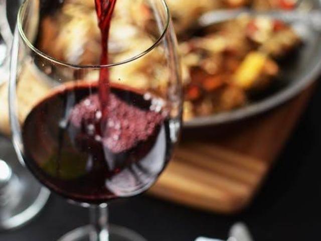 Locale Commerciale in vendita a Centro Storico, Modena