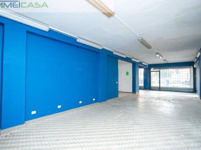 Locale Commerciale in vendita a Sacca, Modena