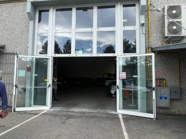 Locale Commerciale in vendita a San Lazzaro, Modena
