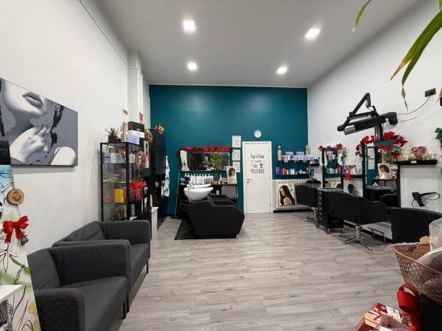 Locale Commerciale in vendita a Centro Storico, Modena