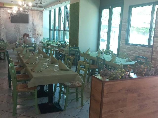 Locale Commerciale in vendita a Crocetta-San Lazzaro-Modena Est, Modena