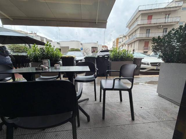 Locale Commerciale in vendita a Puglia, Bari