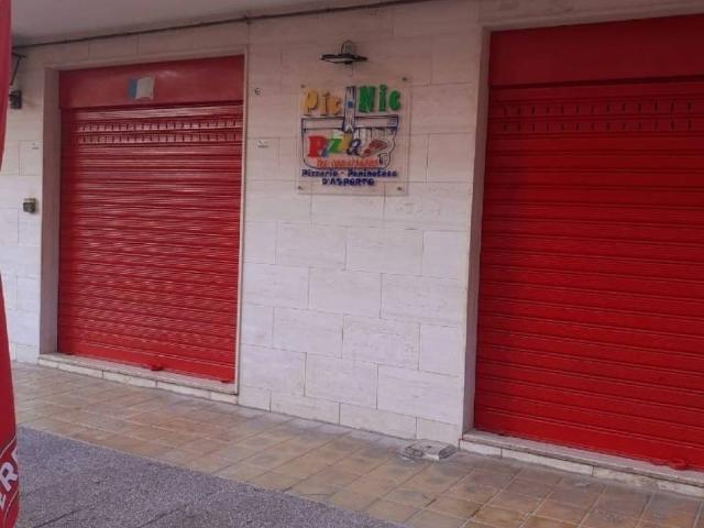 Locale Commerciale in vendita a Puglia, Bari