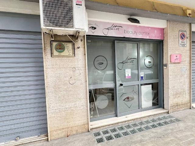 Locale Commerciale in vendita a Puglia, Bari