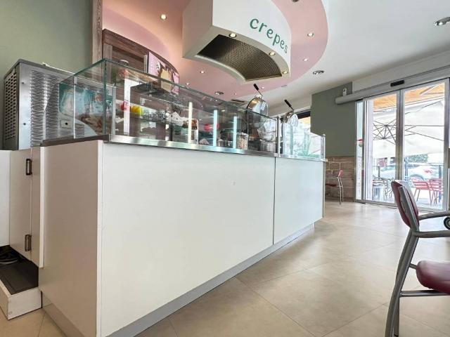 Locale Commerciale in vendita a Villaggio Belgiovine, Puglia