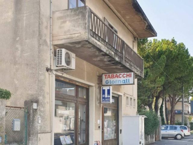 Locale Commerciale in vendita a Monfalcone, Friuli-Venezia Giulia
