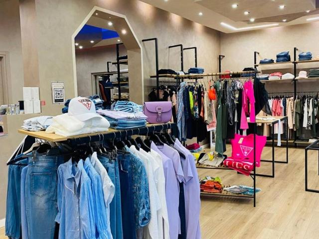 Locale Commerciale in vendita a Piemonte, Cuneo