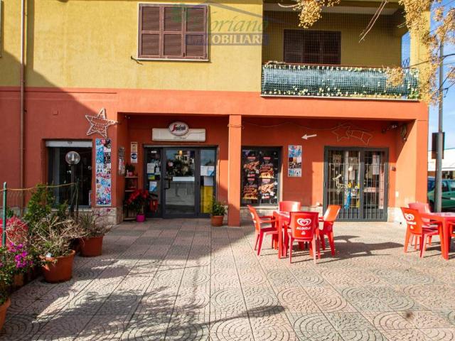 Locale Commerciale in vendita a Pescia Romana, Montalto di Castro