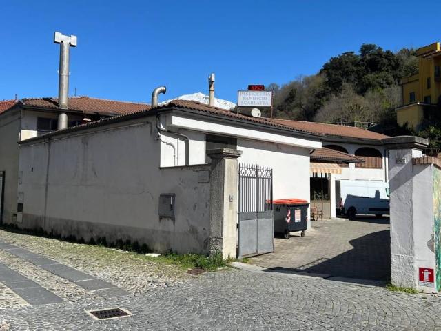 Locale Commerciale in vendita a Piemonte, Torino