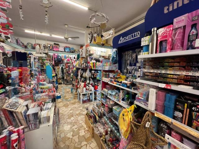 Locale Commerciale in vendita a Unione dei comuni Valli del Reno, Lavino e Samoggia, Monte San Pietro