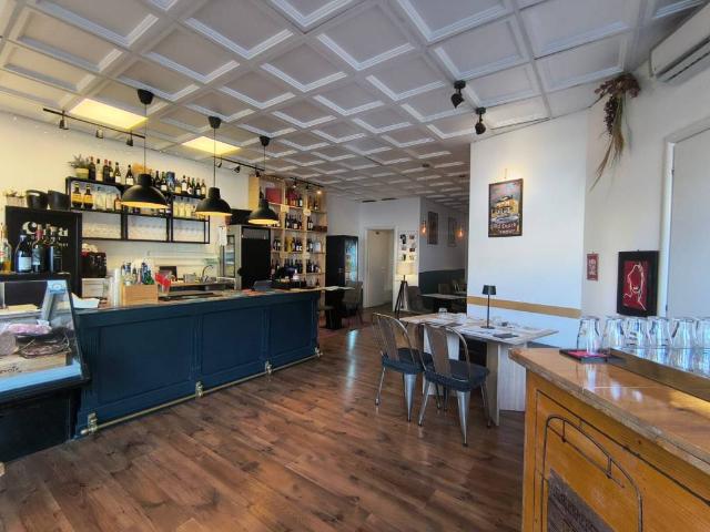 Locale Commerciale in vendita a San Lorenzo, Marche
