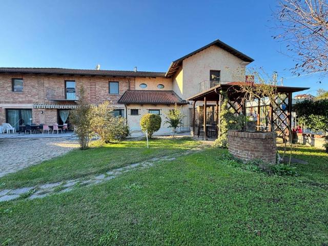 Locale Commerciale in vendita a Piemonte, Asti
