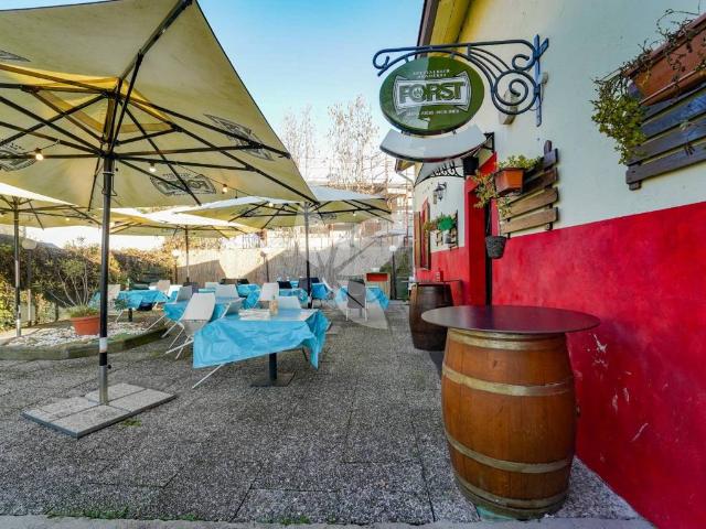 Locale Commerciale in vendita a Montechiarugolo, Reggio Emilia