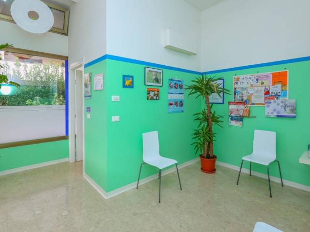 Locale Commerciale in vendita a Montegrotto Terme, Veneto