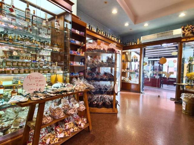 Locale Commerciale in vendita a Samminiatello, Montelupo Fiorentino