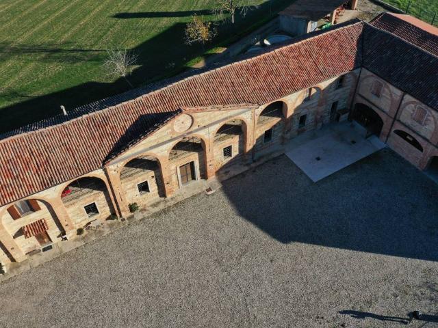 Locale Commerciale in vendita a Piemonte, Asti