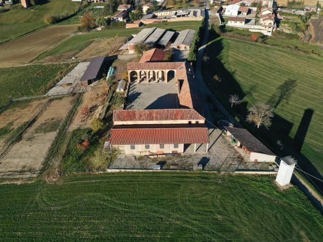 Locale Commerciale in vendita a Piemonte, Asti