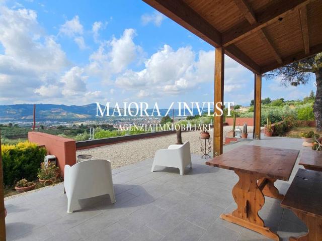 Locale Commerciale in vendita a San Donato, Marche