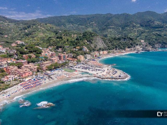 Locale Commerciale in vendita a Monterosso Al Mare, Liguria