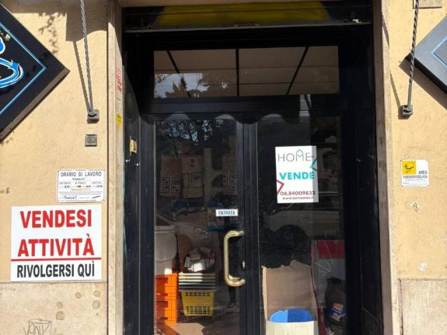 Locale Commerciale in vendita a Roma Capitale, Lazio