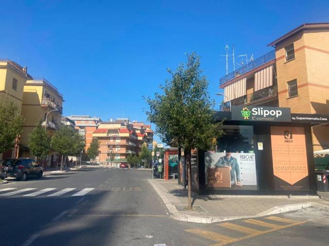 Locale Commerciale in vendita a Roma Capitale, Lazio