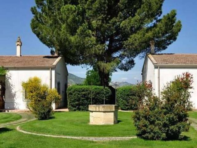 Palazzo in vendita a Montescaglioso, Basilicata