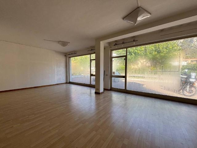 Locale Commerciale in vendita a Comunità della Vallagarina, Mori