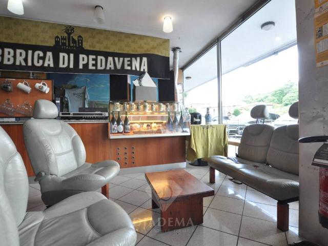 Locale Commerciale in vendita a Mornago, Lombardia