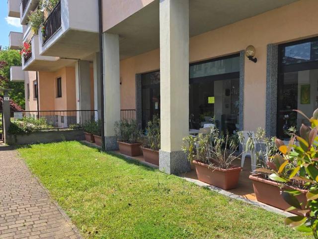 Locale Commerciale in vendita a Mortara, Lombardia