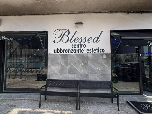 Locale Commerciale in vendita a Municipalità 7, Miano