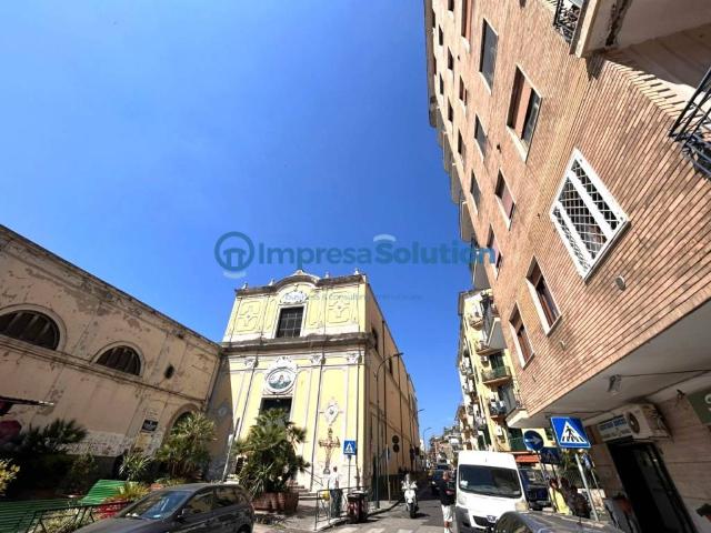 Locale Commerciale in vendita a Municipalità 5, Campania