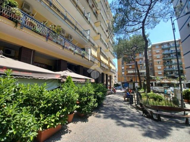 Locale Commerciale in vendita a Municipalità 5, Campania