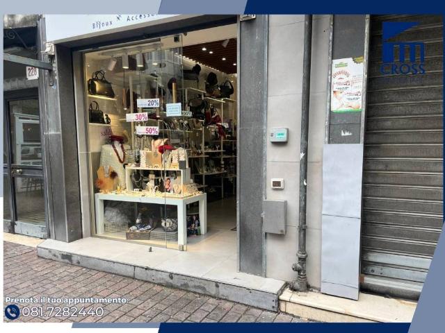 Locale Commerciale in vendita a Camaldoli, Campania