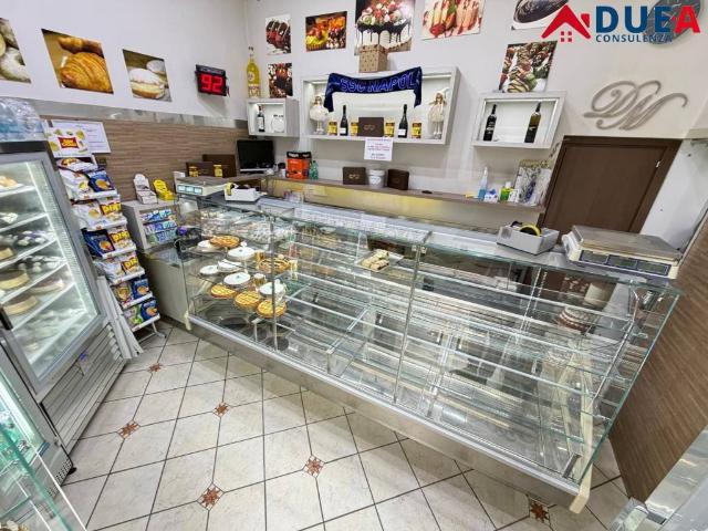 Locale Commerciale in vendita a Municipalità 5, Campania