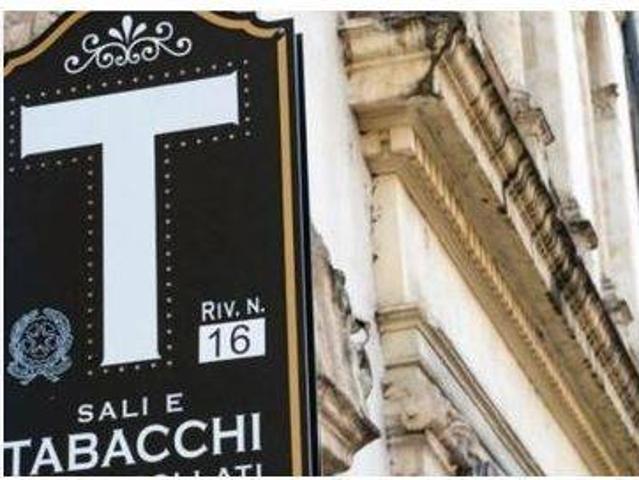 Locale Commerciale in vendita a Municipalità 5, Campania
