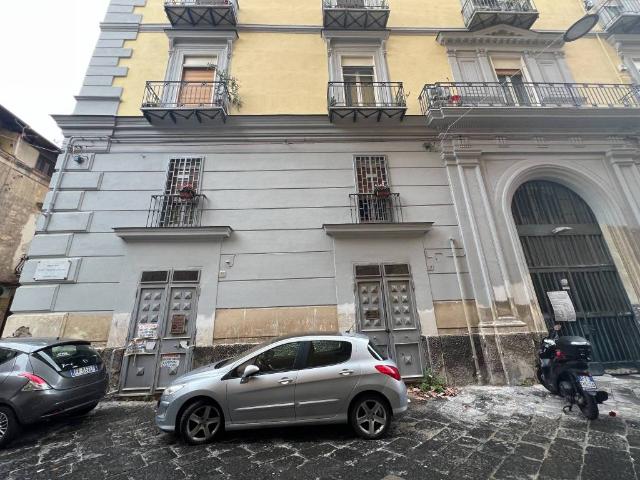 Locale Commerciale in vendita a Municipalità 3, Campania