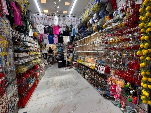 Locale Commerciale in vendita a Municipalità 1, Campania