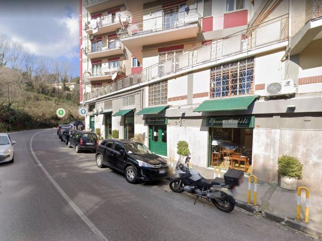 Locale Commerciale in vendita a Santa Croce, Campania