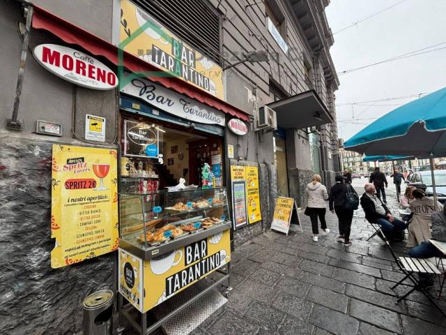 Locale Commerciale in vendita a Municipalità 2, Mercato