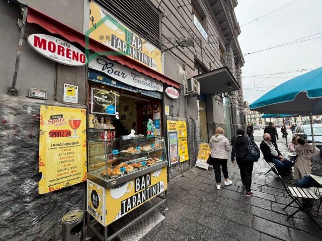 Locale Commerciale in vendita a Municipalità 2, Mercato